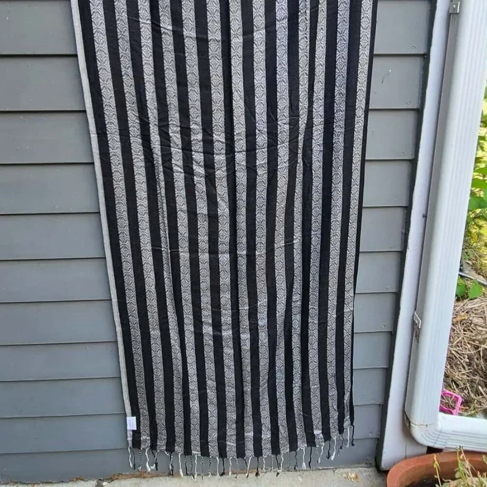 100% Cashmere Pashmina in Silver and Black